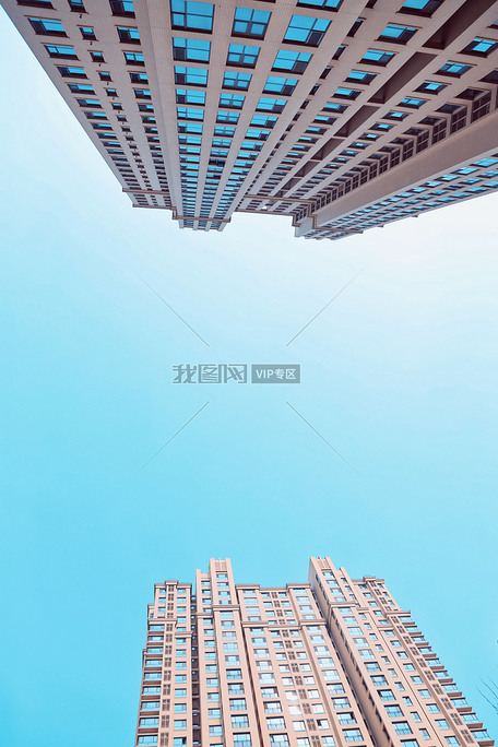 仰拍城市小区楼房