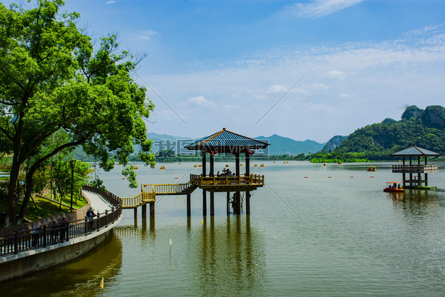 英德宝晶宫天鹅湖景点景观
