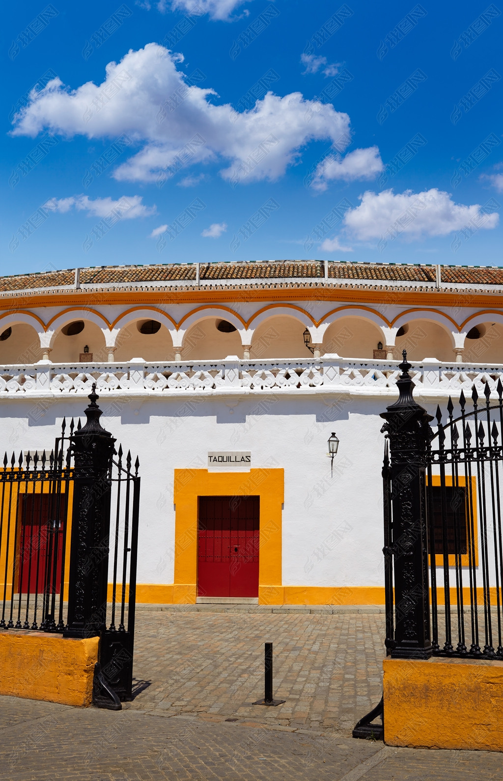 Seville Maestranza bullring plaza toros Sevilla