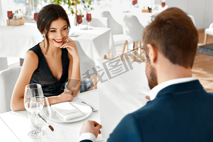 Romantic le In Love. Dinner In Restaurant. Romance And Relat