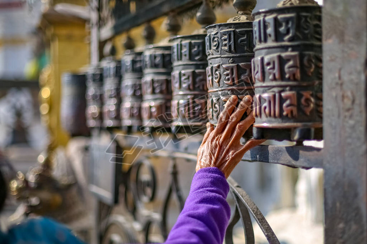  swayambhunath stupa ߵĸŮ