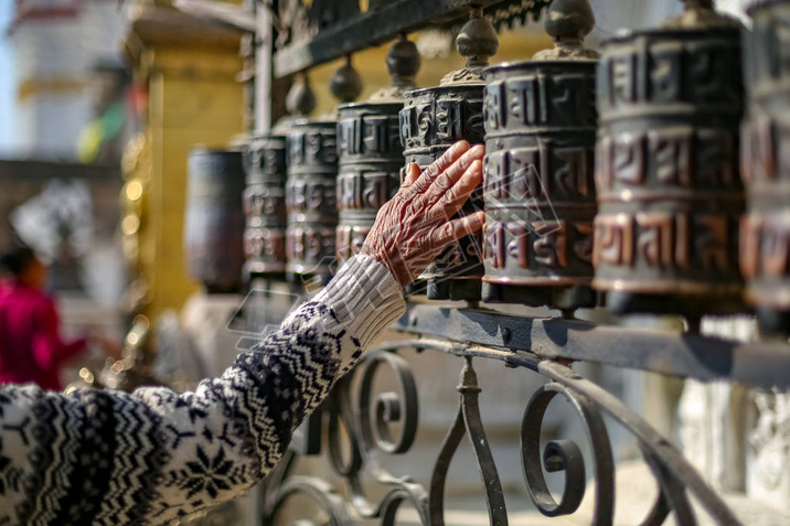  swayambhunath stupa ߵĸŮ