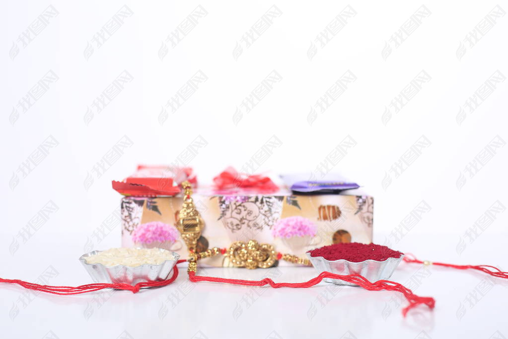 ӡȽڣRaksha BandhanŵRakhi  Rice GrainsKumkum ӡȴͳֵܽü䰮.