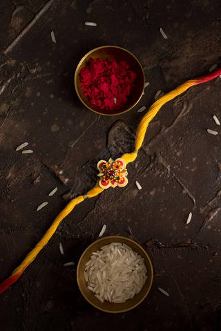 Raksha BandhanŵRakhi  Rice GrainsKumkum  ӡȴͳֵܽü䰮.