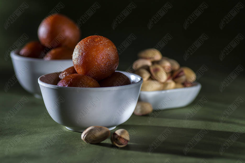 ӡڰ㣺Gulab JamunAlmondPistachio