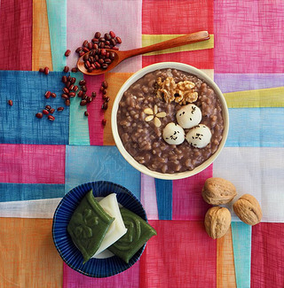 Korean food Red bean porridge and Rice cake