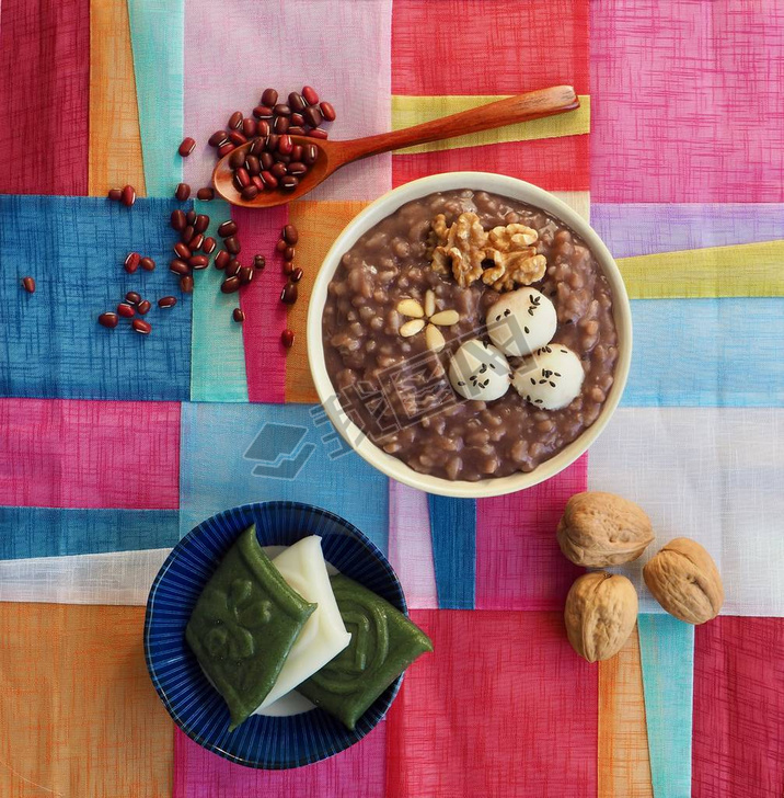 Korean food Red bean porridge and Rice cake