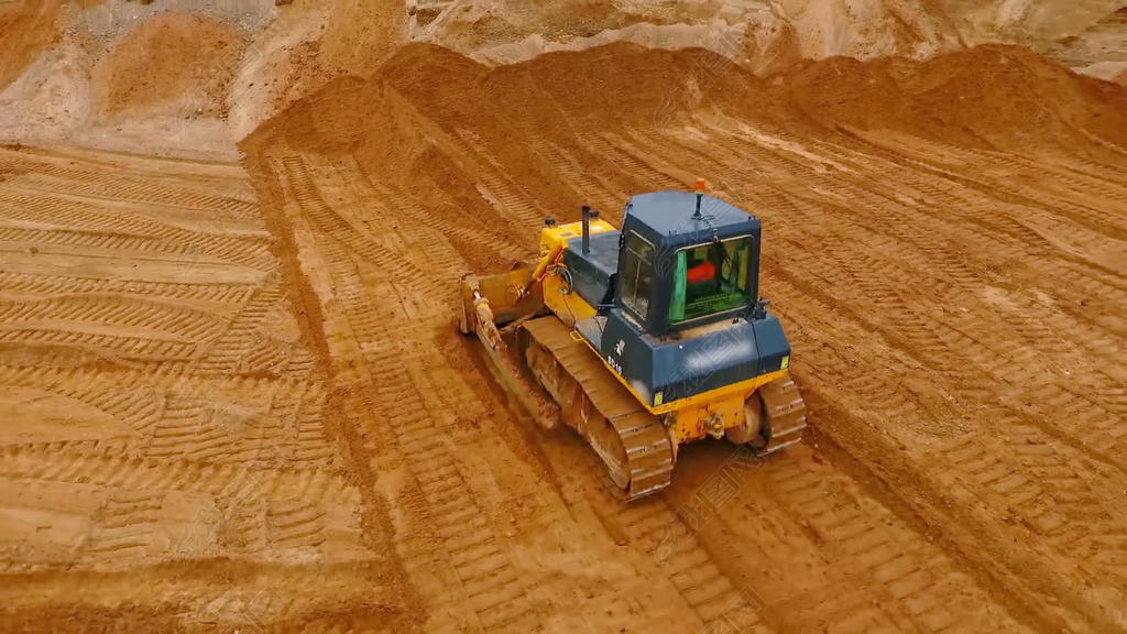 Bulldozermachinemovingsandinsandquarry.Miningequipment