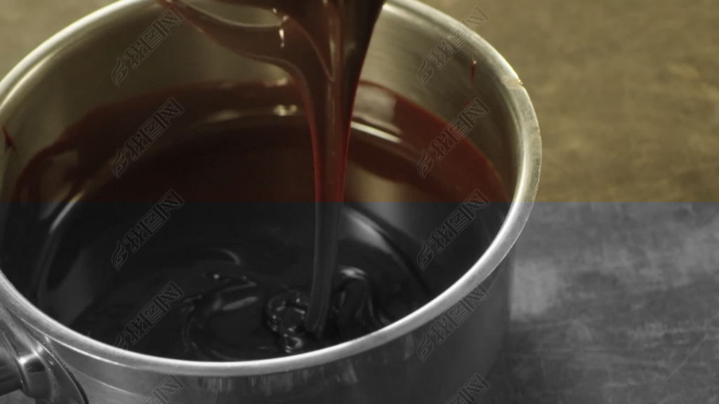 已经融化的巧克力酱