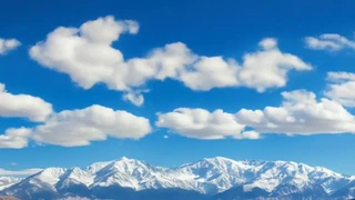 ������ƣ����ѩɽ����ΰ׳�ۡ�