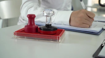 �ڰ칫��ǩ���ͬ�ļ��İ���.mp4