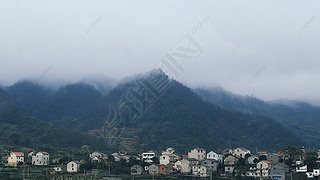 绿色宁静乡村高山摄影图