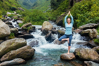 ٲŮ٤Vrikshasana