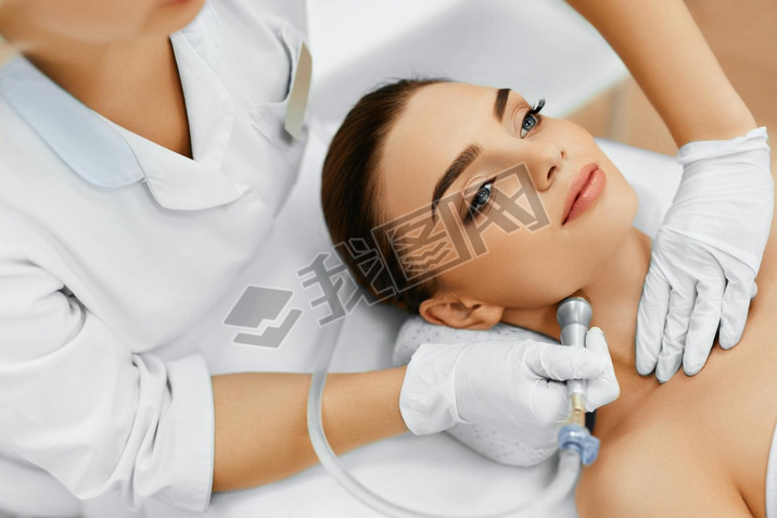 Face Skin Care. Diamond Microdermabrasion Peeling Treatment, Bea