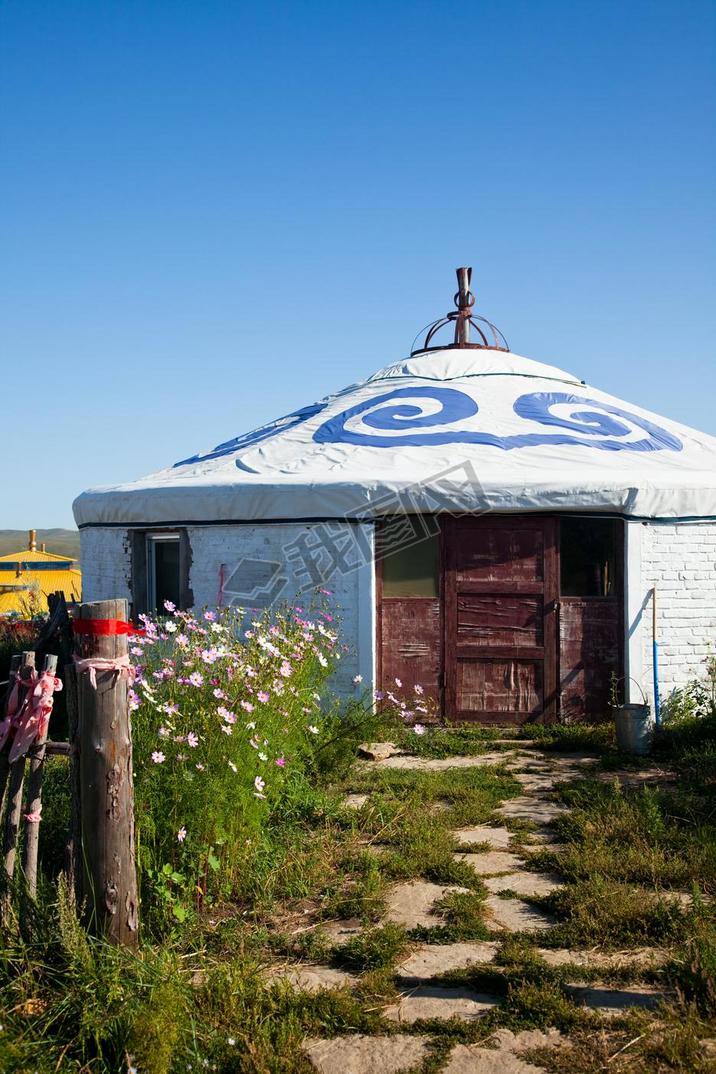 Yurt - Nomad's tent is the national dwelling of Inner Mongolia .