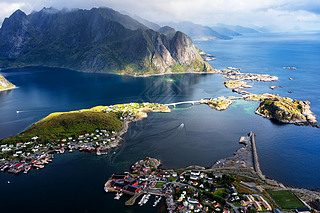 ReinebringenɽŲLofoten𾪵ĸɽReineȫвʺɽķ羰.