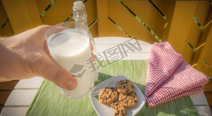 Milk and cookies for breakfast 