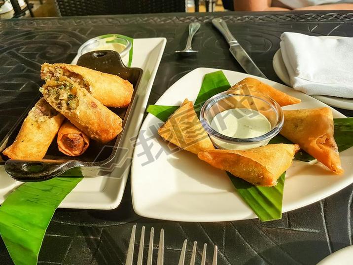 θⴺ samosa ڲϵİɫӡѡԶԽģ.