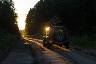 ŵ޵ݣ˹2015  8  3 գŵ޵µũ· Jeep  Jeep ǽյرյ·˶;