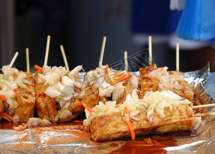 Smelly Fermented Tofu with Pickled Cabbage