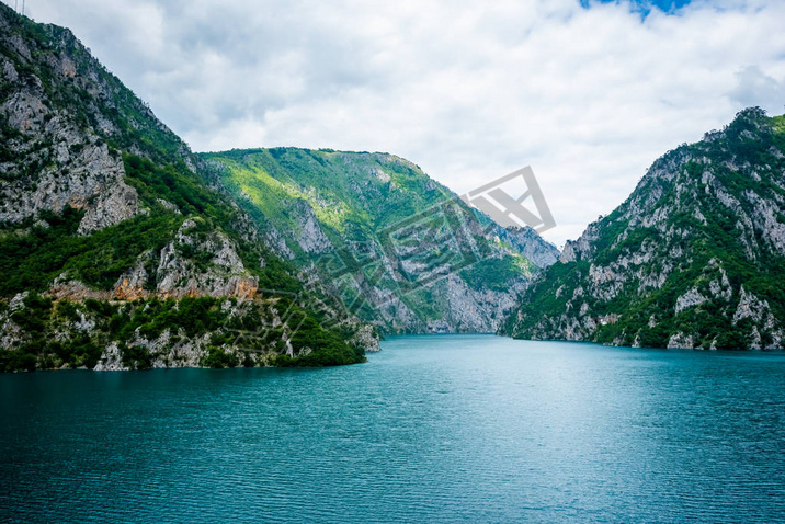 Piva  (Pivsko Jezero) ͺɽɽƽˮ