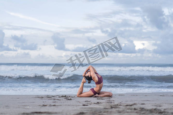 eka  rajakapotasana