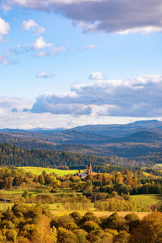 ջƻĽǶȿ, Bieszczady ɽϵ Lutowiska 徰ɫ˾̾ھɽ