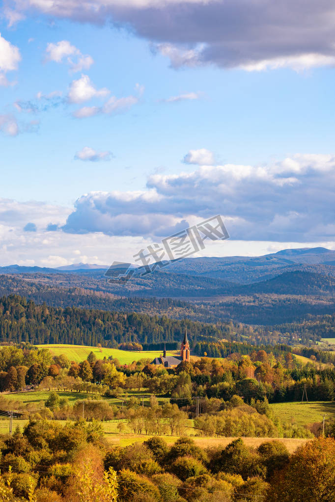 ջƻĽǶȿ, Bieszczady ɽϵ Lutowiska 徰ɫ˾̾ھɽ