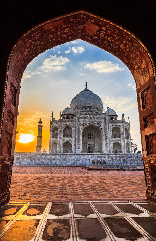 Sunrise at Taj Mahal