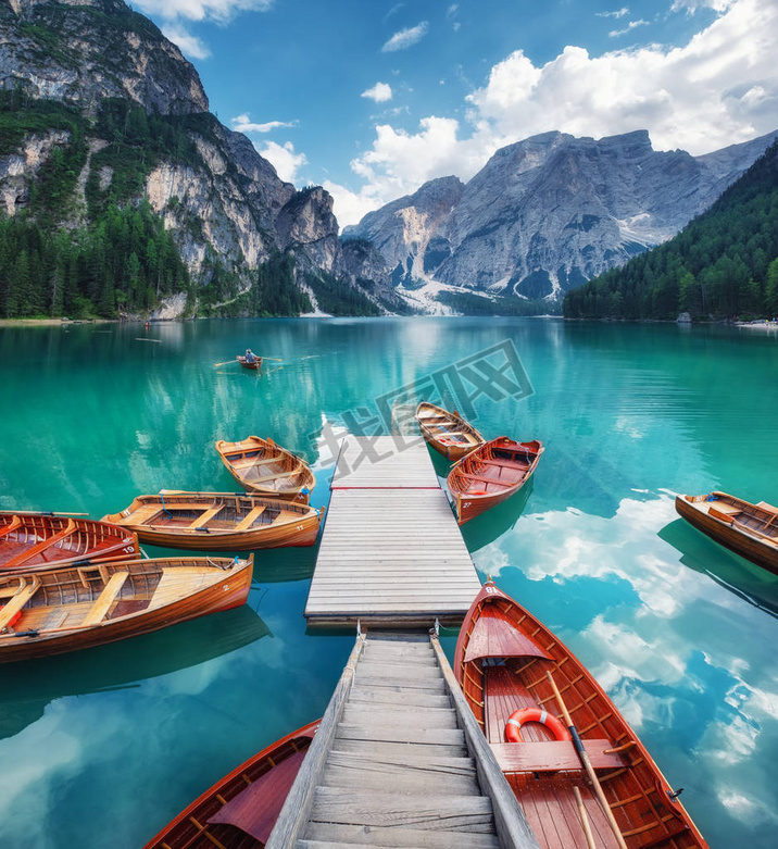 Lago di Braers Lake, Dolomite Alps, Italy.ϵĴҰ˹ɽķ羰Pragser Wildsee -ͼ