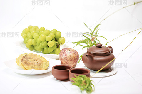 葡萄水果和茶