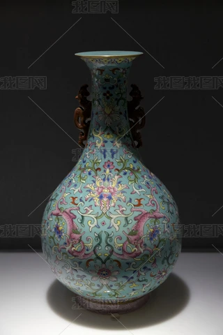 青瓷双耳花瓶、 青花花鳥文双耳壺 文化遺産オンライン