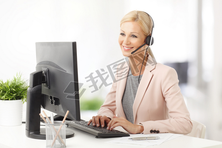 business customer service woman iling