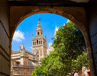 άǴ Giralda Ӱ