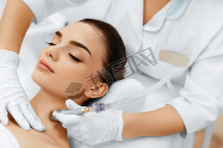 Face Skin Care. Diamond Microdermabrasion Peeling Treatment, Bea