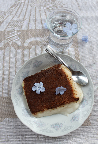 Turkish rice pudding national dish kazan dibi dessert