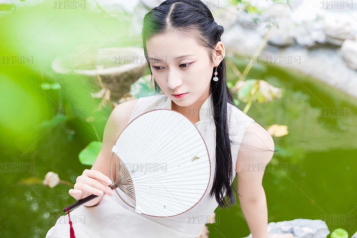 �ŷ���Ů����д��