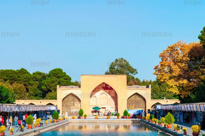 ���ʵº�������ǰ�㳡