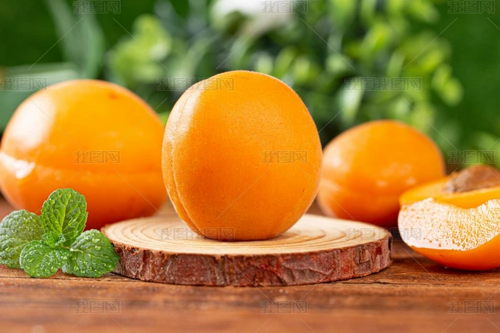 ��ɫ������ˮ��