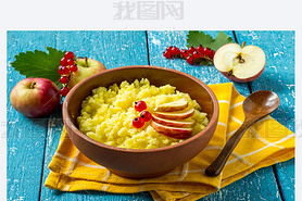 Useful millet porridge with apple and red currant 