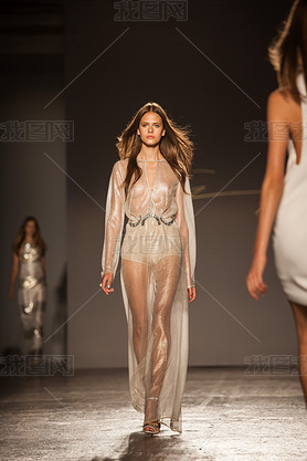 Milan Fashion Week: Genny Spring-Summer '16