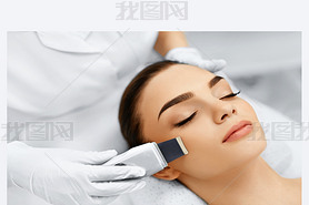 Skin Care. Ultrasound Citation Facial Peeling. Skin Cleansing 