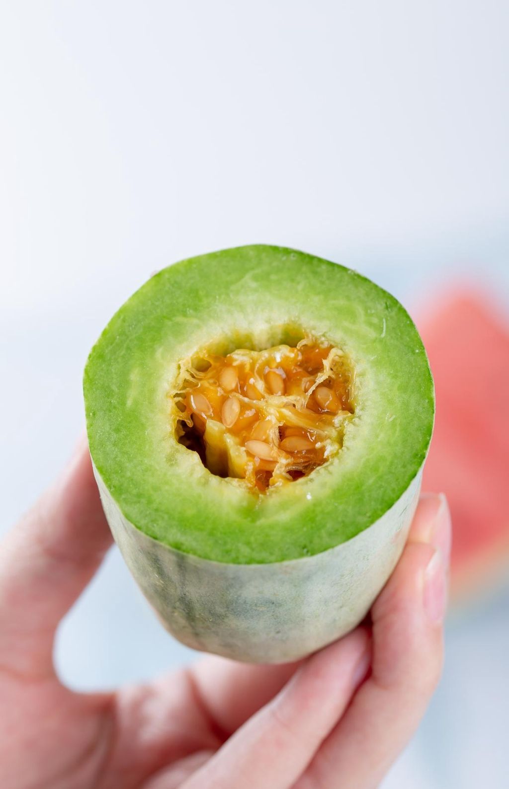 切半的羊角蜜水果