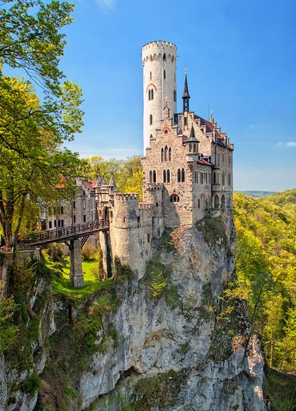 原创romanticlichtensteincastleontherockinblackforestgermany版权