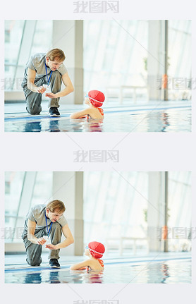 Young trainer explaining little swimmer what to do in extreme situation in water