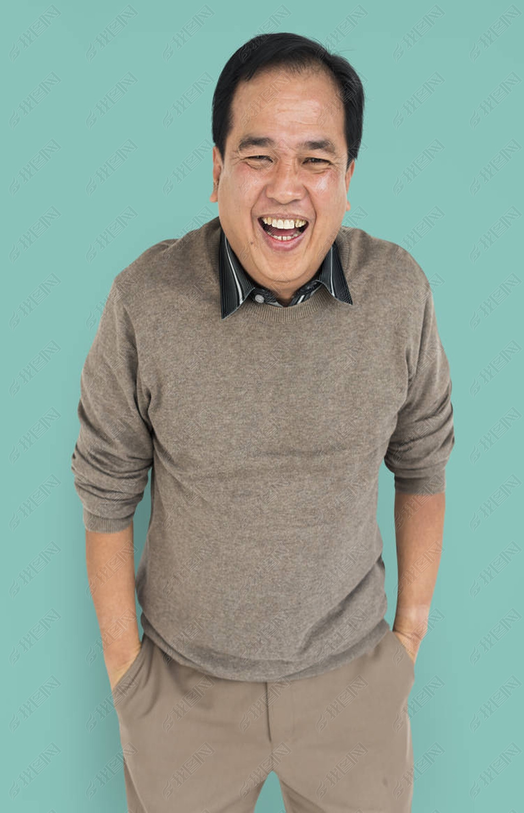 原创笑着成熟的亚洲人版权可商用