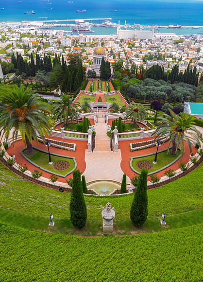 巴哈花园, 是在以色列海法的卡梅尔建立的巴哈信仰圣殿.