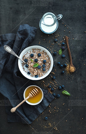 Rustic healthy breakfast set.