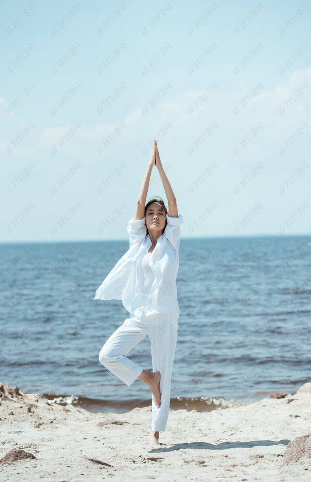 ޸Ůվʽ vrikshasana (̬) ں̲ɺ 