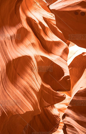 ɣԶ߻ϵAntelope CanyonơϲһشϿ.խۺ͵̵֦.